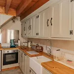 Дом отдыха Adelaide's *